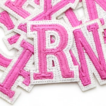 1 Шт 26 A-Z Розовая Английская Буква Утюг На Нашивке 3D Вышитые Наклейки Заплатка Для Одежды Шляпы Логотип Название Швейная Аппликация Diy