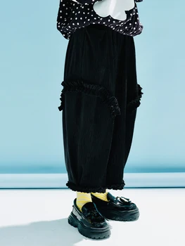 Оригинальный дизайн IMAKOKONI Черные плиссированные брюки с кружевной строчкой свободные повседневные брюки в тонком стиле женские 233990